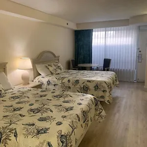 Pelican Views Oceanfront Apartment