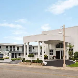 La Quinta By Wyndham Oceanfront Daytona Hotel